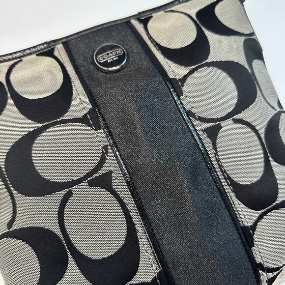 Vintage Y2K Coach Black and Gray Monogram Shoulder Bag - Picture 2 of 8